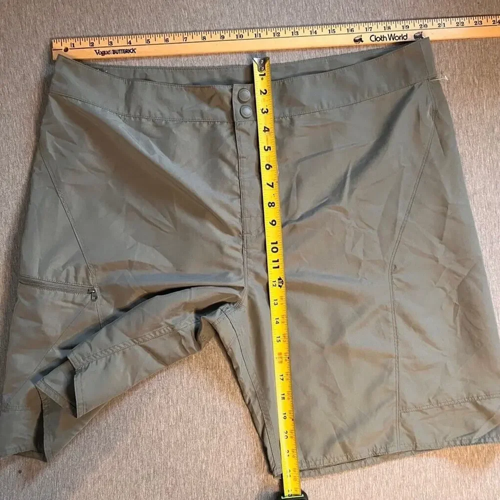 Columbia Mens Omni Shade Casual Shorts Gray Flat Front Pockets Zipper Active 40